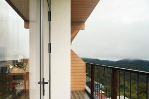 Suite nhìn ra núi (Suite with Mountain View)