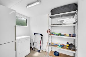 Amazing Home In Rønde With 2 Bedrooms, Swimming Pool And Wifi