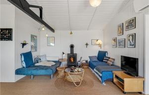 3 Bedroom Stunning Home In Knebel