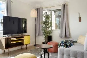 Mountain View 2BR 1 Bath Retreat with Private Lanai - 蒙塔拉