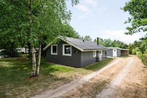 Amazing Home In Rønde With 2 Bedrooms, Swimming Pool And Wifi