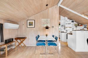 Amazing Home In Rønde With 2 Bedrooms, Swimming Pool And Wifi