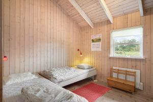 Cozy House By Vrinners Strand