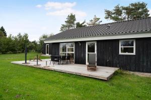 Cozy House By Vrinners Strand