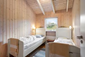 Cozy House By Vrinners Strand