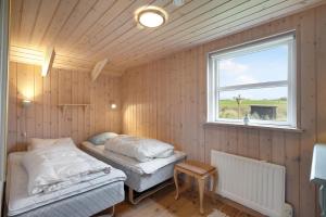 Cozy House By Vrinners Strand