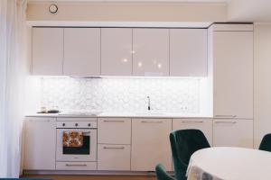 Family apartment with balcony and free parking