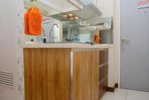 Homey Studio Pakubuwono Terrace Apartment By Travelio