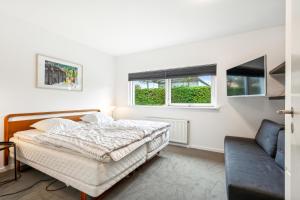 Beautiful Ground-Floor Holiday Apartment With Sea View Perfect For An Ebeltoft Coastal Stay