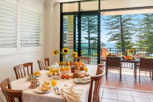 Arcoola 2 - Views Over Main Beach - Holiday Yamba