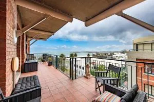 Stunning Beachfront Converted Warehouse Apartment - Williamstown