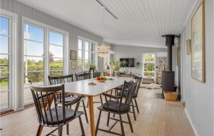 Beautiful Home In Sjølund With Wifi