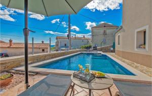 Awesome Home In Smarje