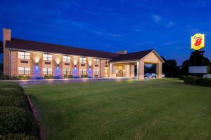 Super 8 by Wyndham Paragould
