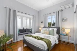 Wow Bridge views Near CBD Quiet bus train - Belmont