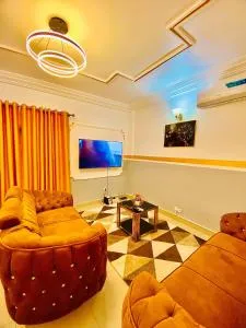 Le grand pré SANTA LUCIA BONAMOUSSADI WIFI ILLIMITÉ FORAGE GROUPE ÉLECTROGÈNE À 50m DE LA ROUTE - Kumba