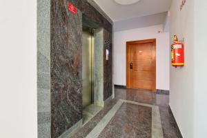 Grand Collection O Near Sarjapur Road Near 7d Voyage