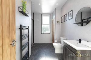 Luke Stays - Frederick Street