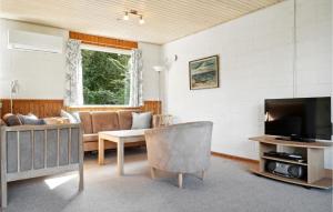 3 Bedroom Gorgeous Home In Malling