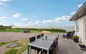 Stunning Home In Esbjerg V With Kitchen
