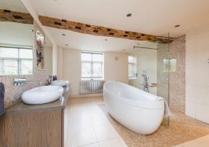 Bank Farm House - Stunning House & Gardens
