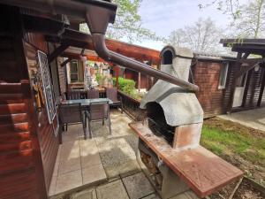 Aqualuna Petrov brlog 