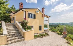 Awesome Home In Meloni With Sauna