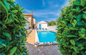 4 Bedroom Pet Friendly Home In Stinjan