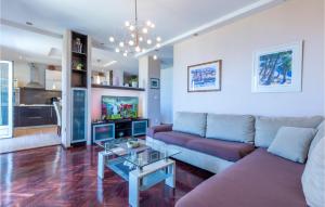 Lovely Home In Makarska With Kitchen 
