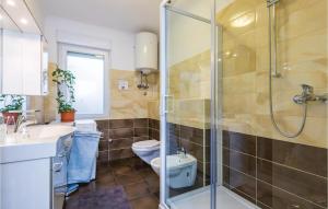 Nice Apartment In Calvle With Wifi 