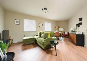 Stylish Flat With Sofa Bed in Malmesbury! - Charlton