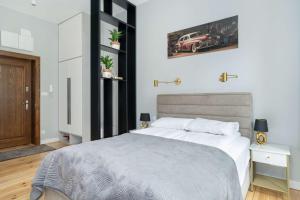 Klimatyczne Studio z Biurkiem w Poznaniu by Noclegi Renters