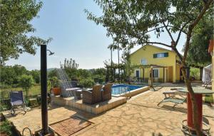 Three-Bedroom Holiday Home In Dicmo