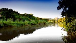 Hippo Waterfront Lodge