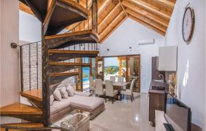 Lovely Home In Karbuni With Jacuzzi 