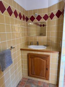 Appartements Gite 6-8 pers dans Mas provencal avec piscine et jardin : photos des chambres