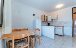 2 Bedroom Gorgeous Apartment In Bosana 