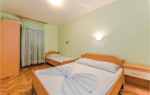 2 Bedroom Gorgeous Apartment In Bosana 