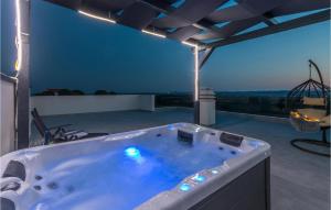 Cozy Home In Tinj With Wifi