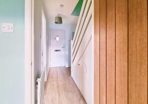 Bluebirds Cottage - Light & Airy 2 Bed in Bourton!