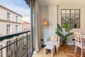 Cervantes Luxury Apartment