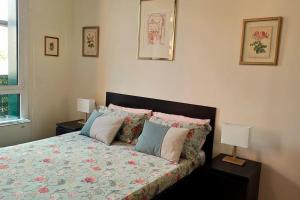 Bologna balcony stay