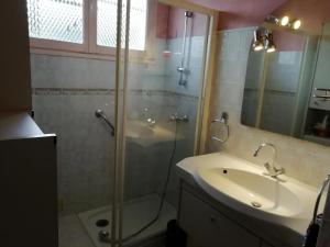 Maisons de vacances Maison avec jardin a Vierzon : photos des chambres