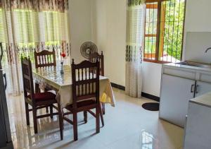 Lake & Garden Retreat villa Mirissa