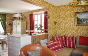 2 Bedroom Nice Home In Fjälkinge