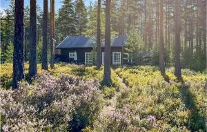 3 Bedroom Cozy Home In Treungen - Støylen