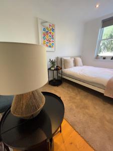 Central 2 bedroom Kennington House