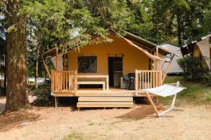 Campings Camping Le Sequoia : photos des chambres