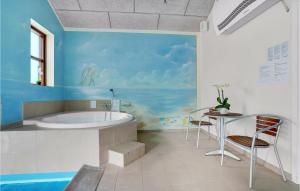 Nice Home In Væggerløse With Sauna