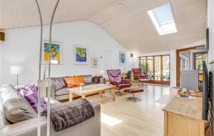 Nice Home In Væggerløse With Sauna